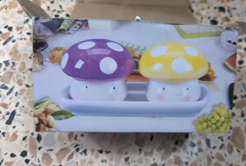 2 PCS MASHMALLO SALT AND PEPPER SET