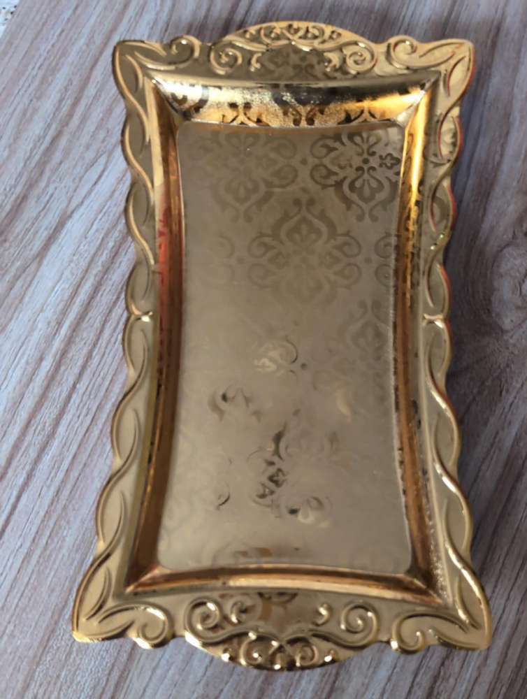 GOLDEN METAL TRAY