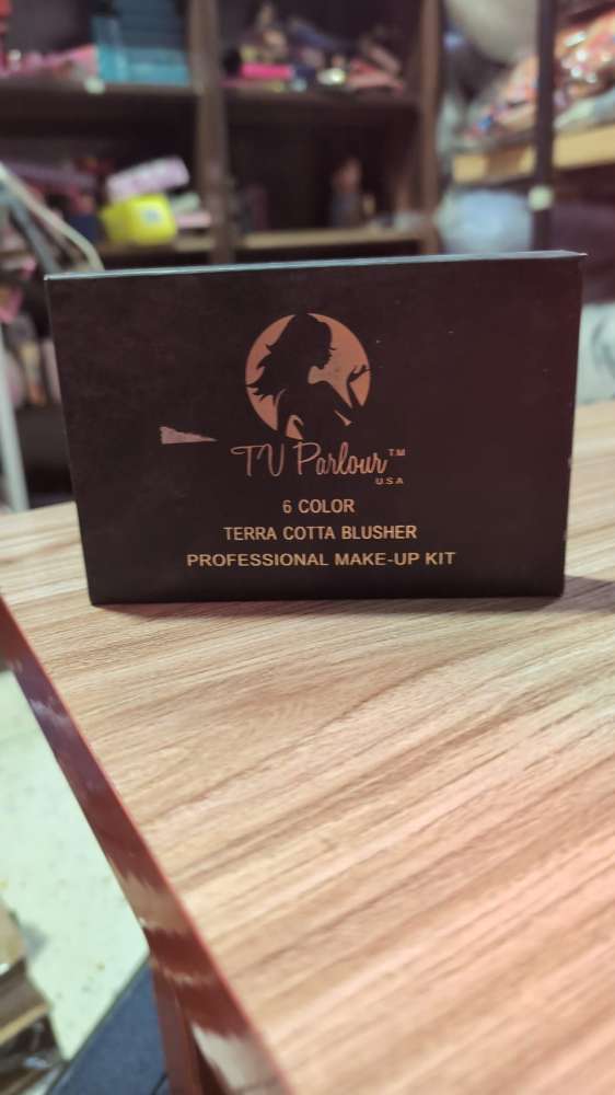 TV  PARLOUR